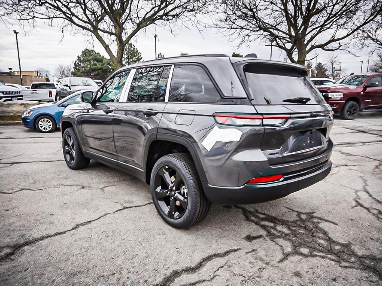 2025 Jeep Grand Cherokee  Photo