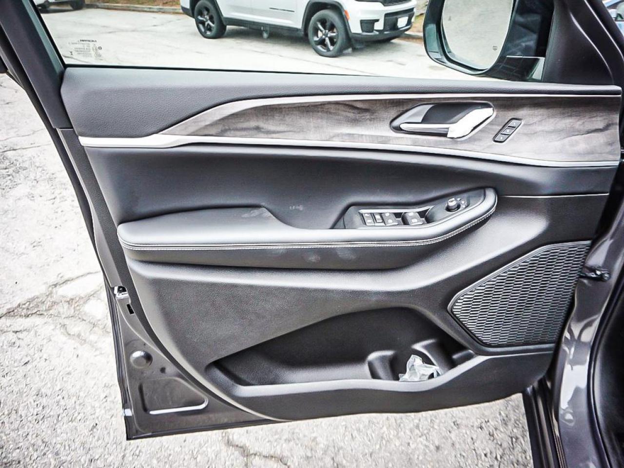 2025 Jeep Grand Cherokee  Photo