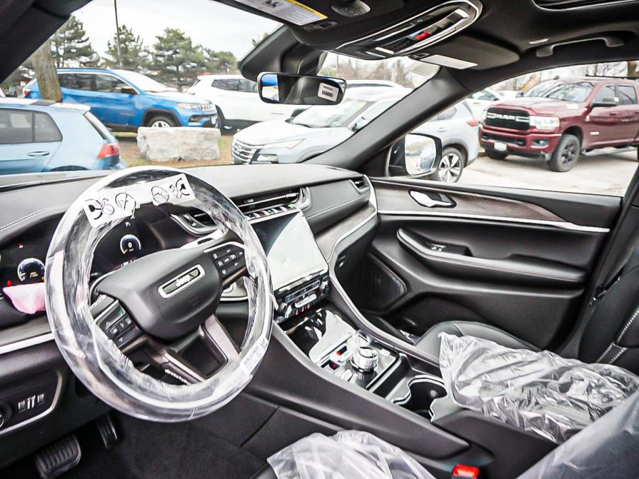 2025 Jeep Grand Cherokee  Photo