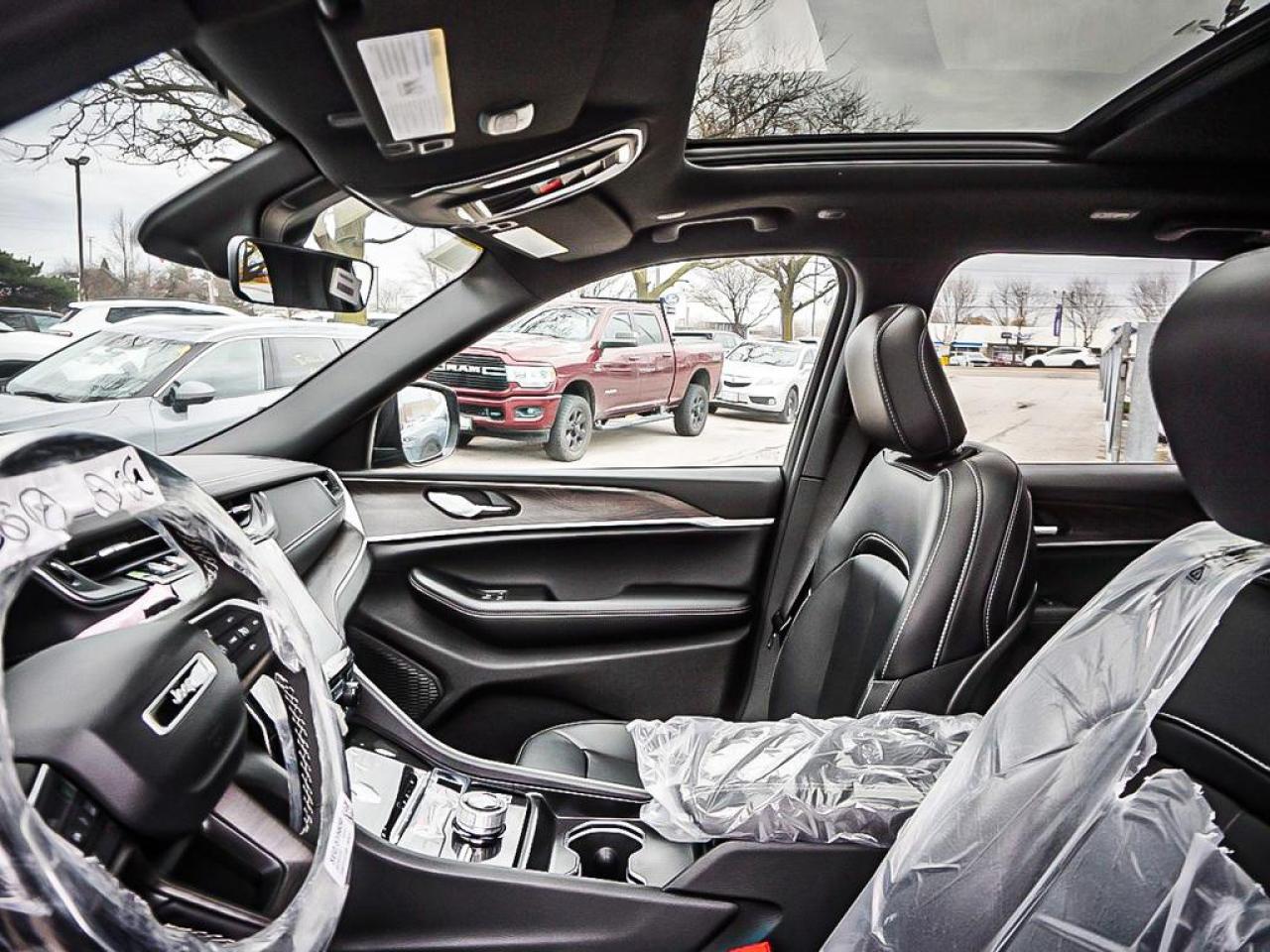 2025 Jeep Grand Cherokee  Photo