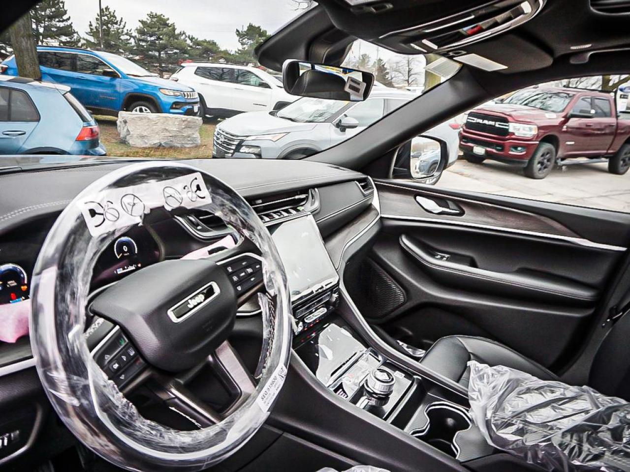 2025 Jeep Grand Cherokee  Photo