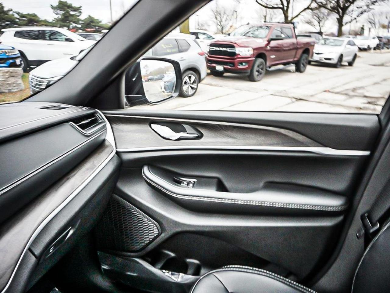 2025 Jeep Grand Cherokee  Photo