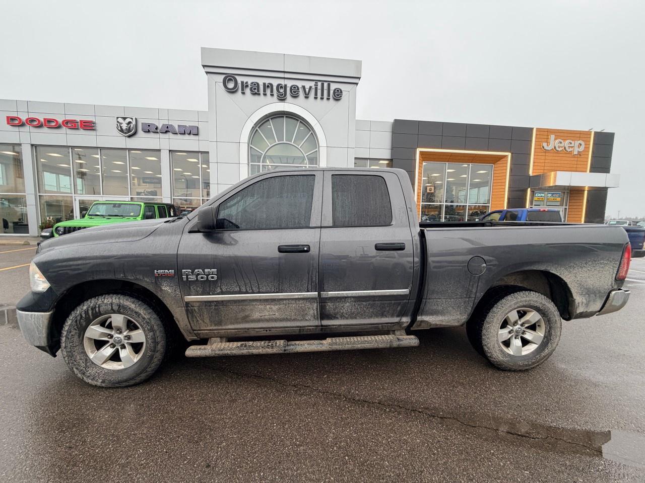 2017 RAM 1500 4WD Quad Cab 6.4 Ft Box ST Photo2