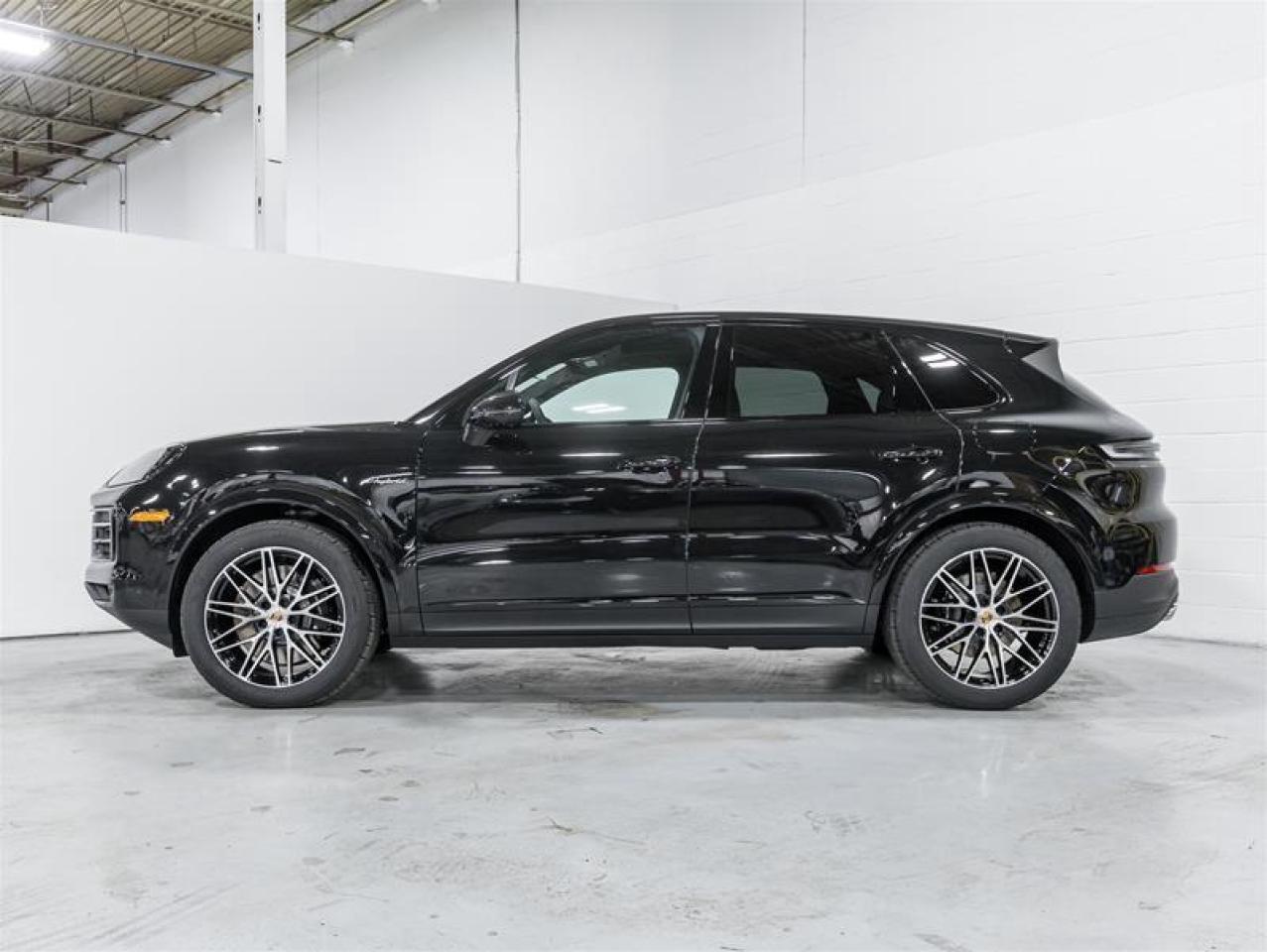 2026 Porsche Cayenne  Photo3