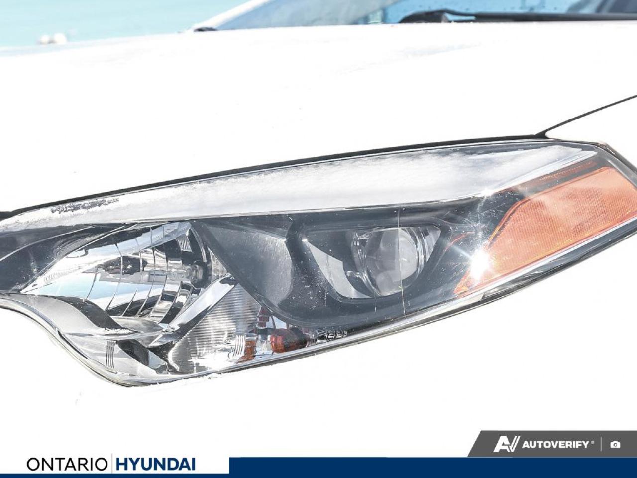 2015 Toyota Corolla LE (CVT) 4dr Sedan Photo