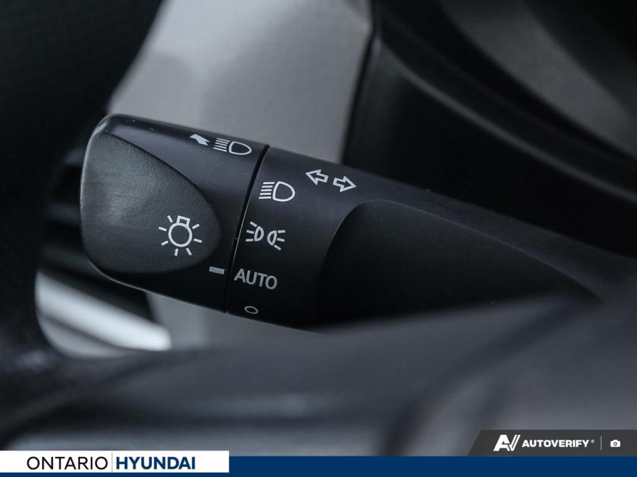 2015 Toyota Corolla LE (CVT) 4dr Sedan Photo