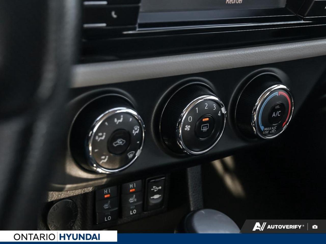 2015 Toyota Corolla LE (CVT) 4dr Sedan Photo