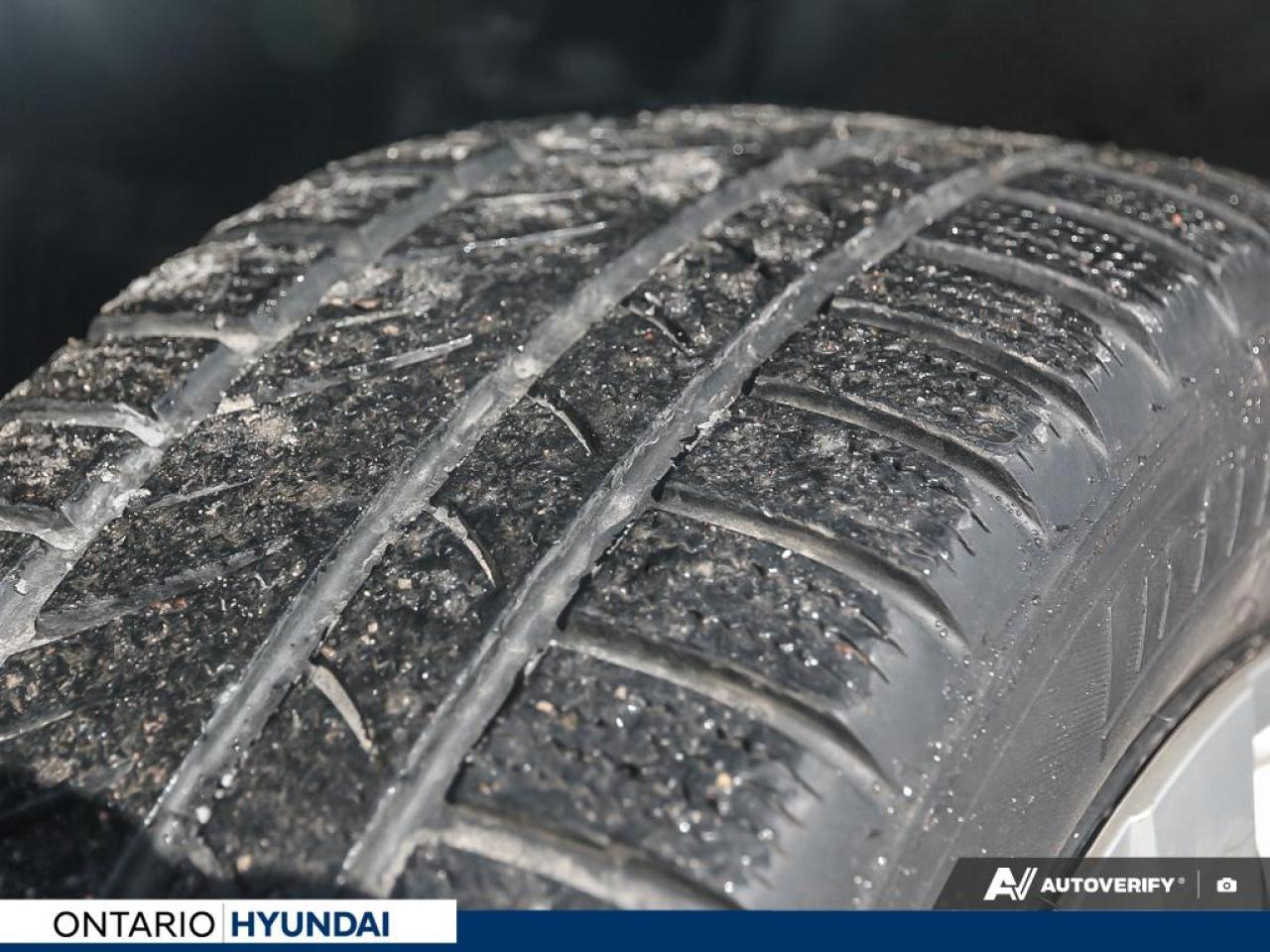 2015 Toyota Corolla LE (CVT) 4dr Sedan Photo