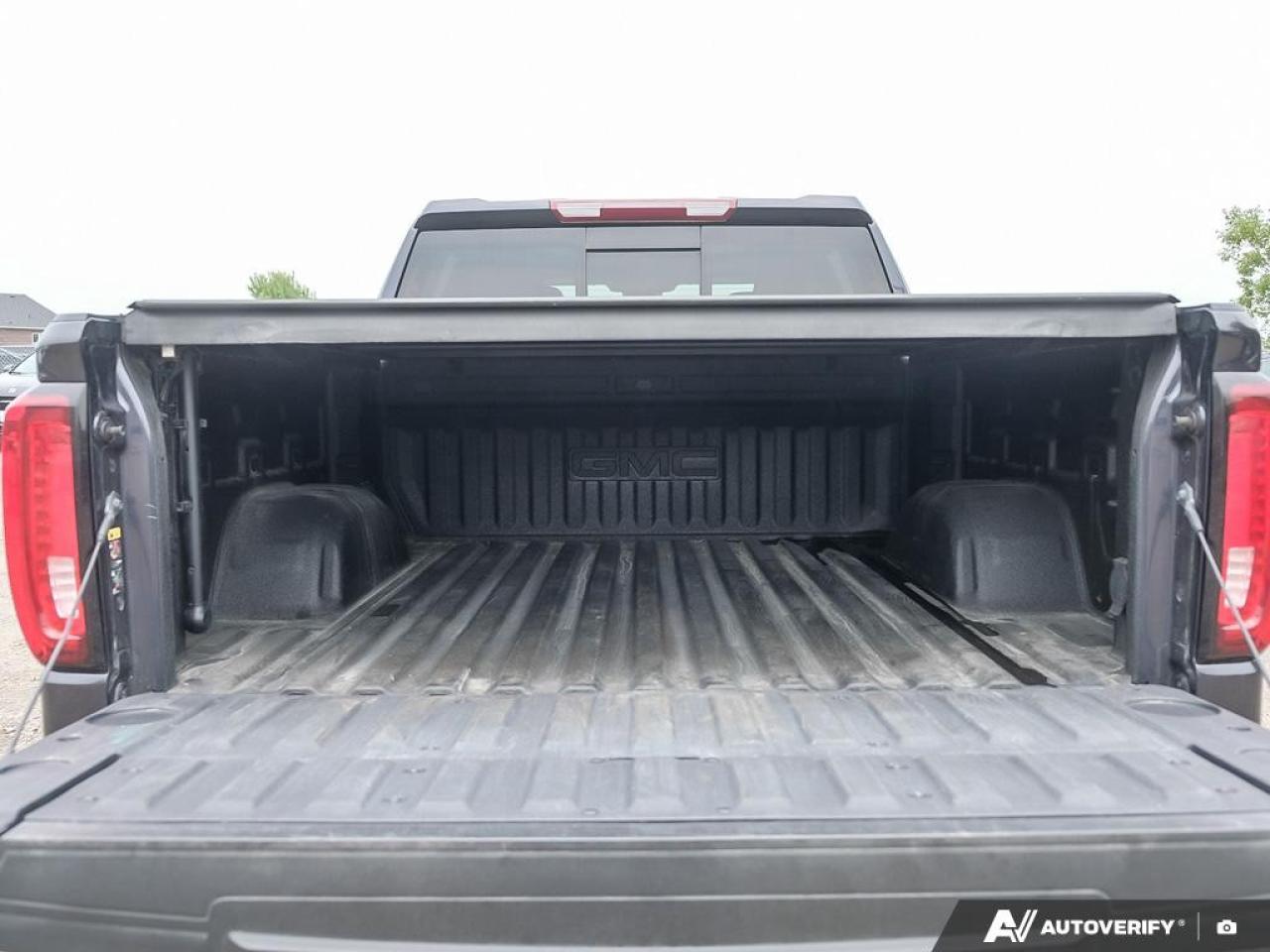 2023 GMC Sierra 1500 Crew Cab Short Box 4-Wheel Drive SLT Photo