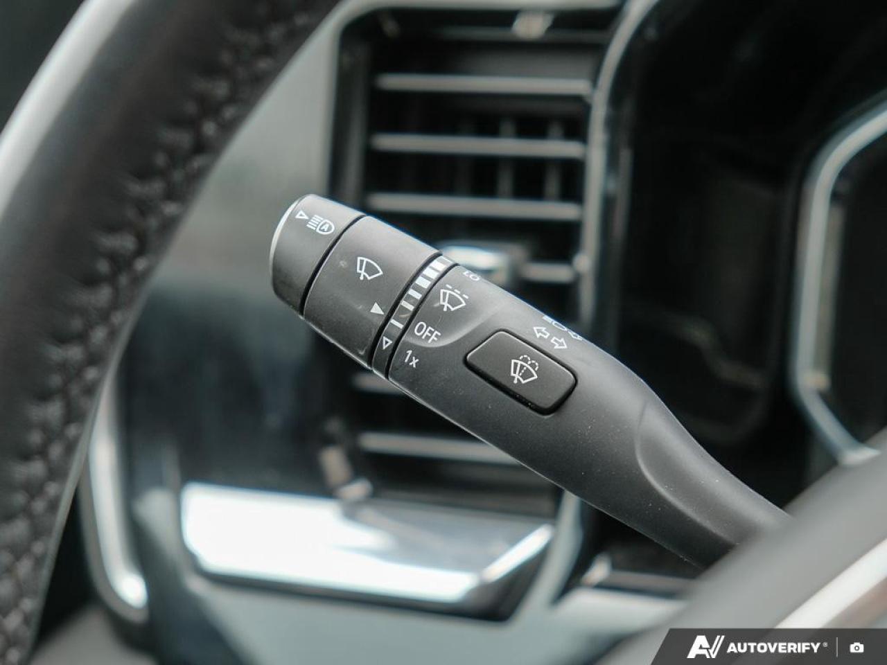 2023 GMC Sierra 1500 Crew Cab Short Box 4-Wheel Drive SLT Photo