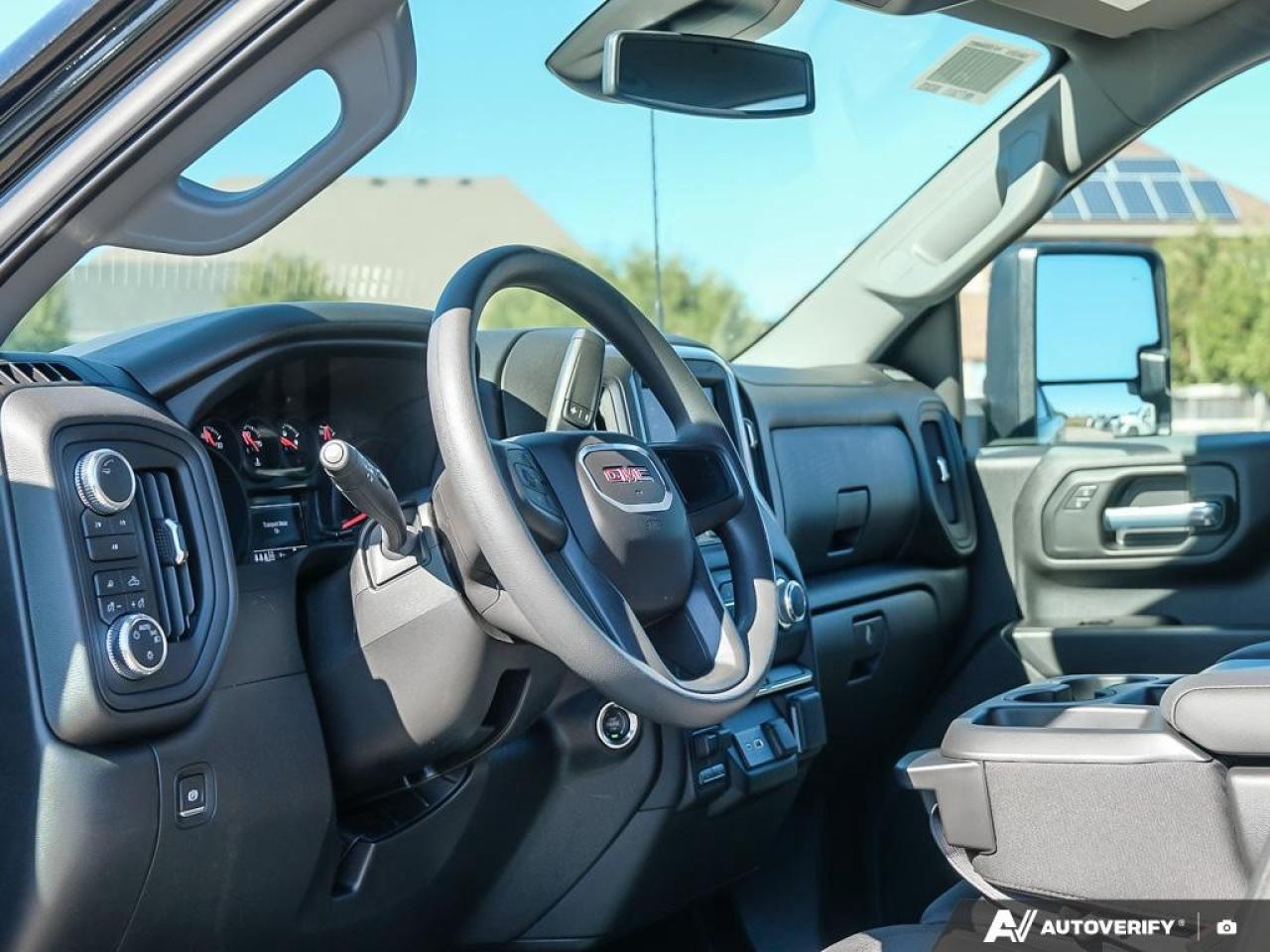 2026 GMC SIERRA 2500HD Crew Cab Standard Box 4-Wheel Drive Pro Photo