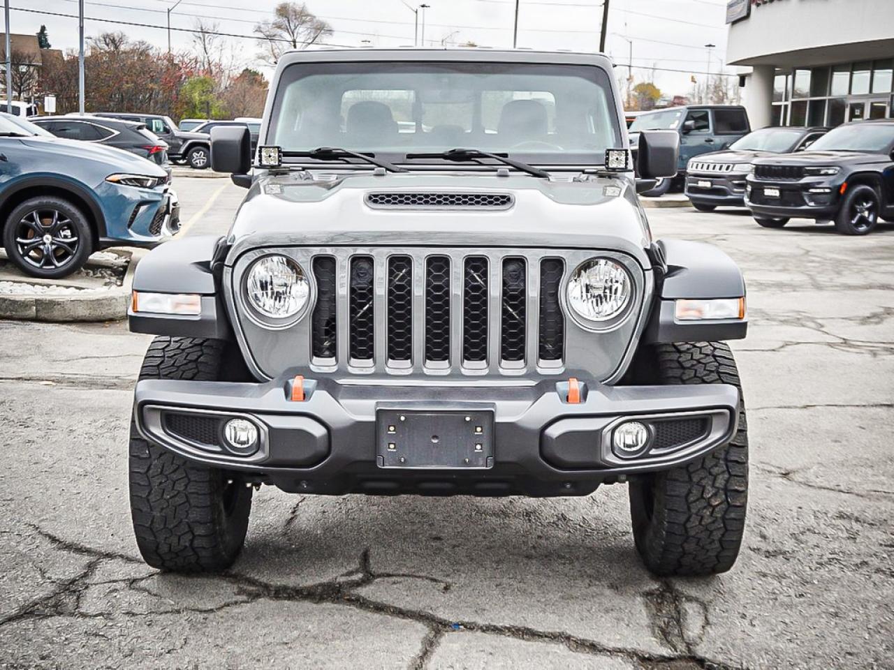 2022 Jeep Gladiator  Photo3
