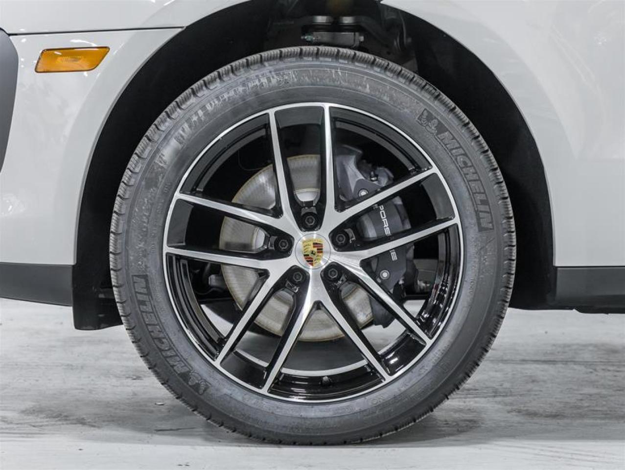 2026 Porsche Macan  Photo