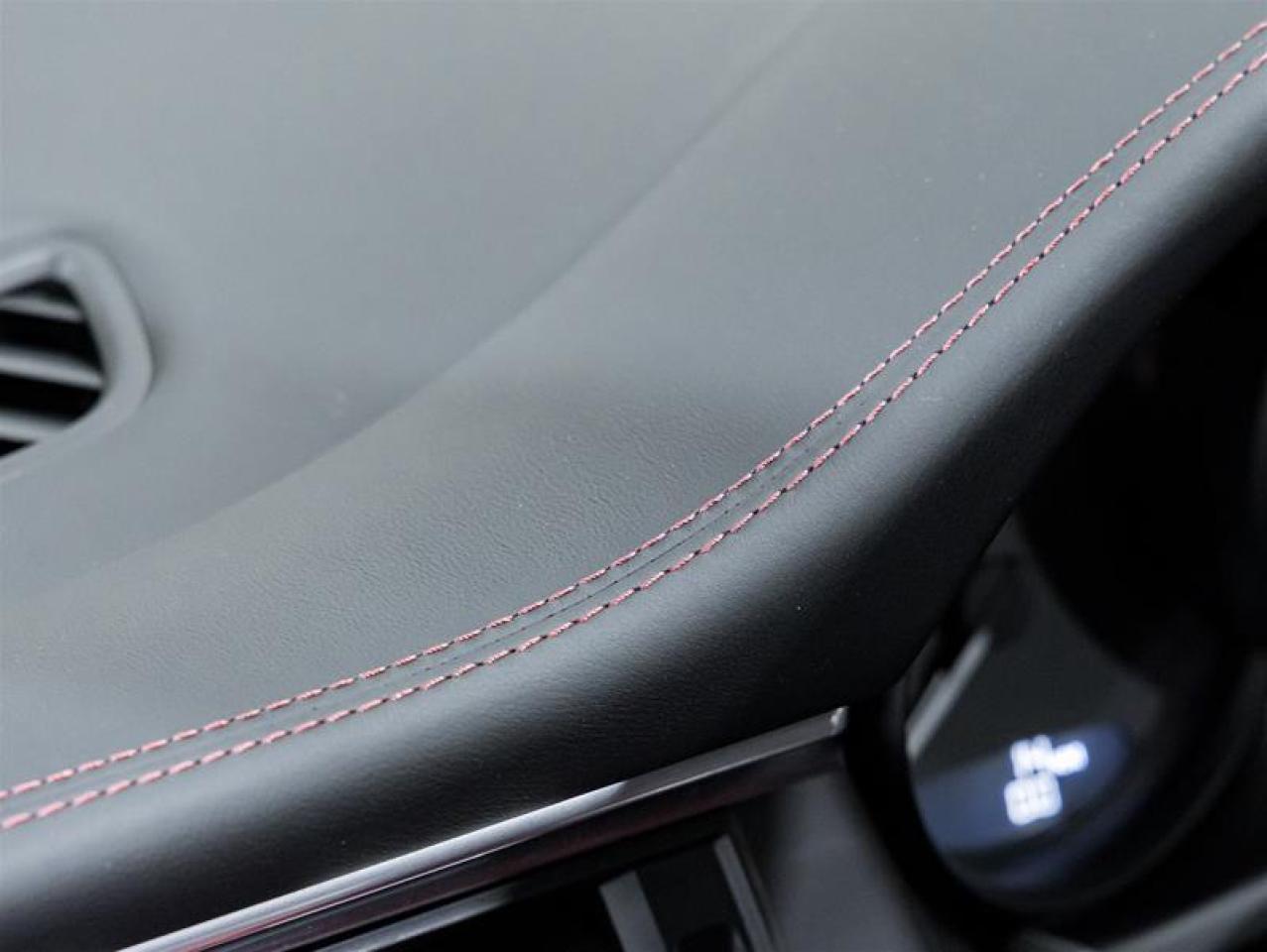 2026 Porsche Macan  Photo