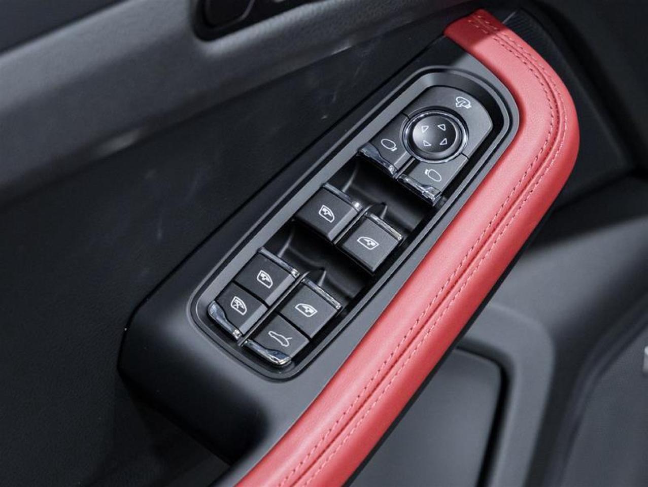 2026 Porsche Macan  Photo