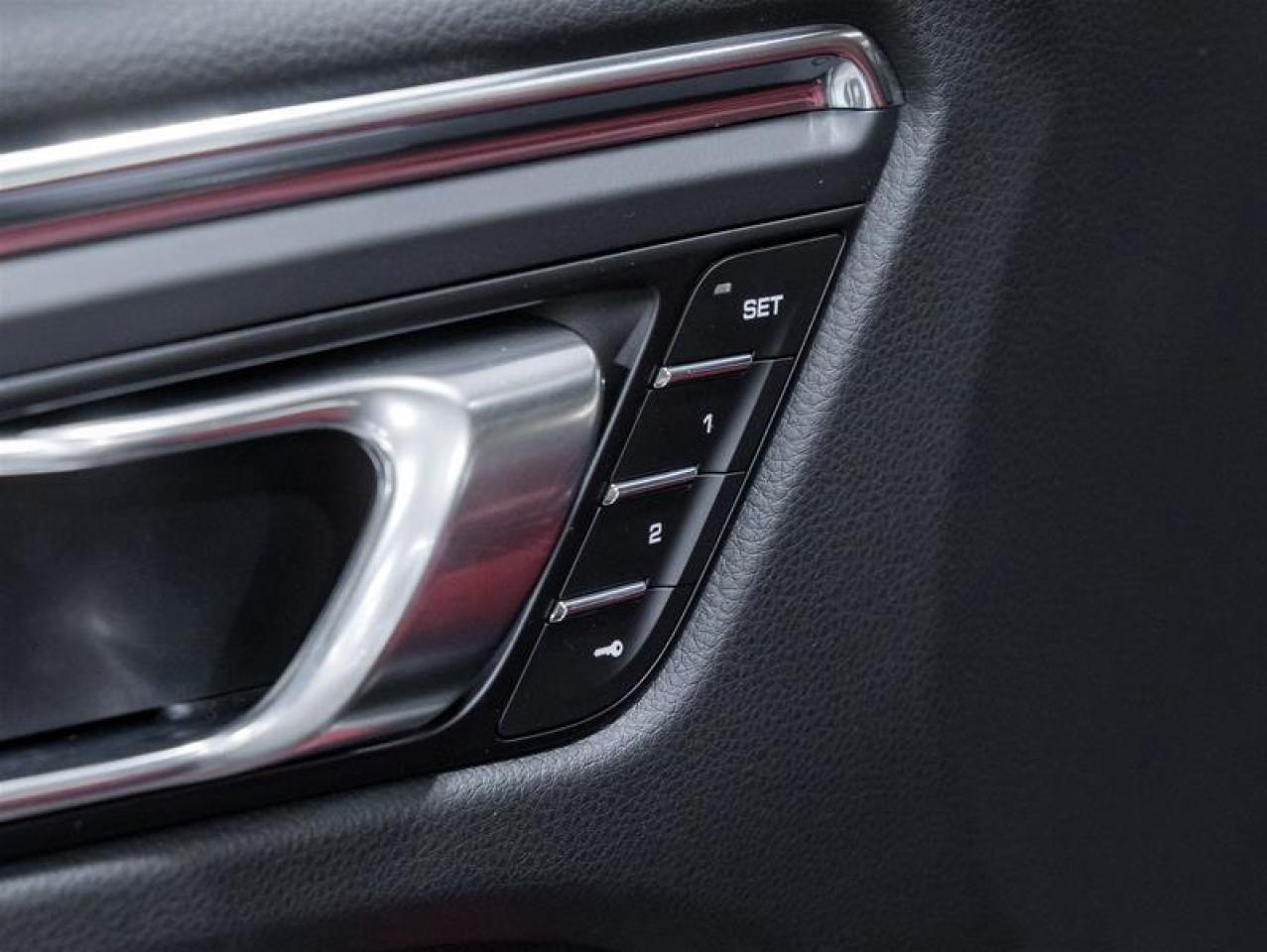 2026 Porsche Macan  Photo