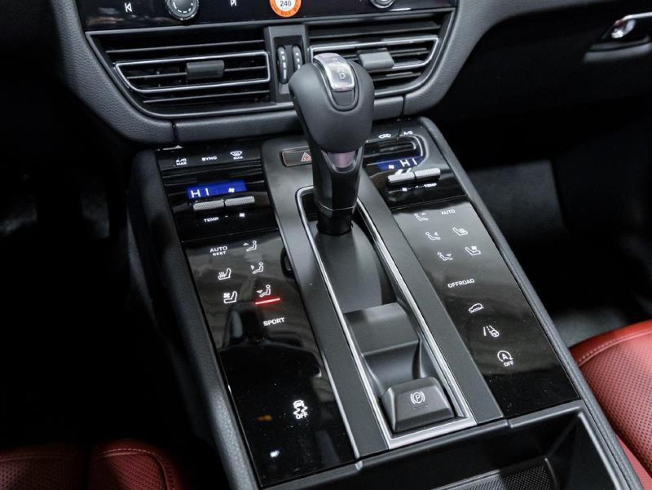 2026 Porsche Macan  Photo