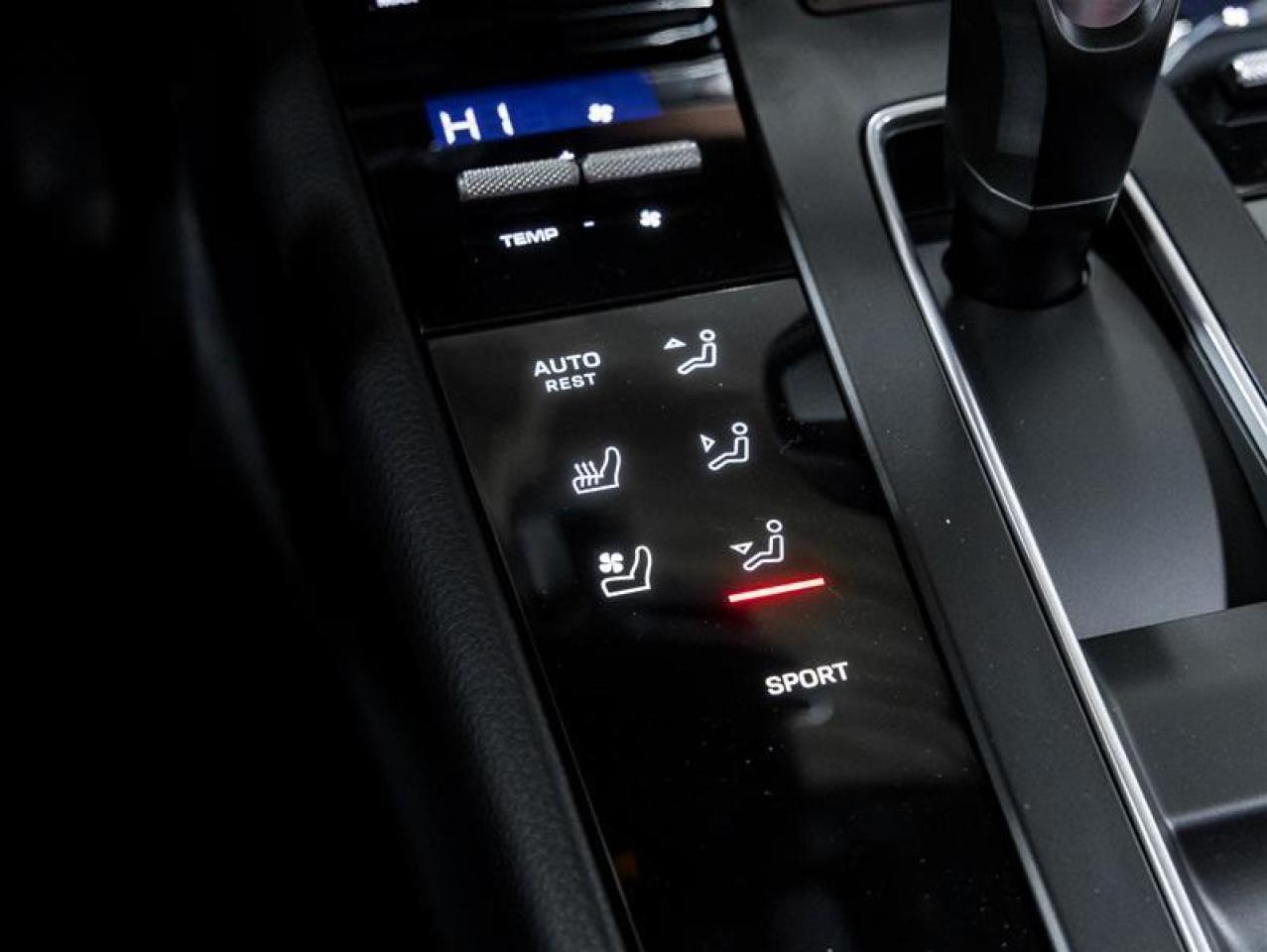 2026 Porsche Macan  Photo