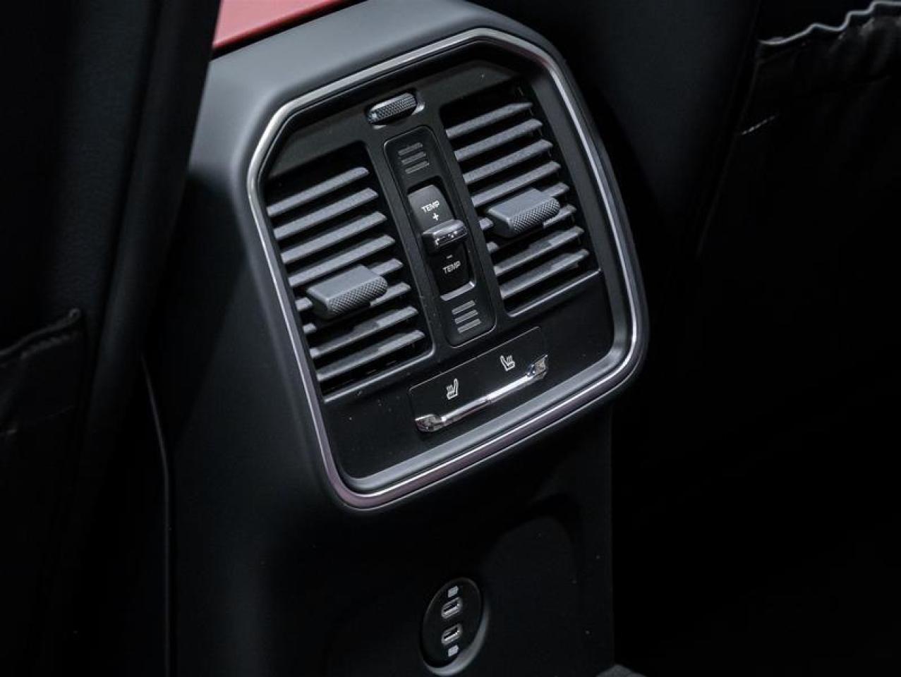 2026 Porsche Macan  Photo