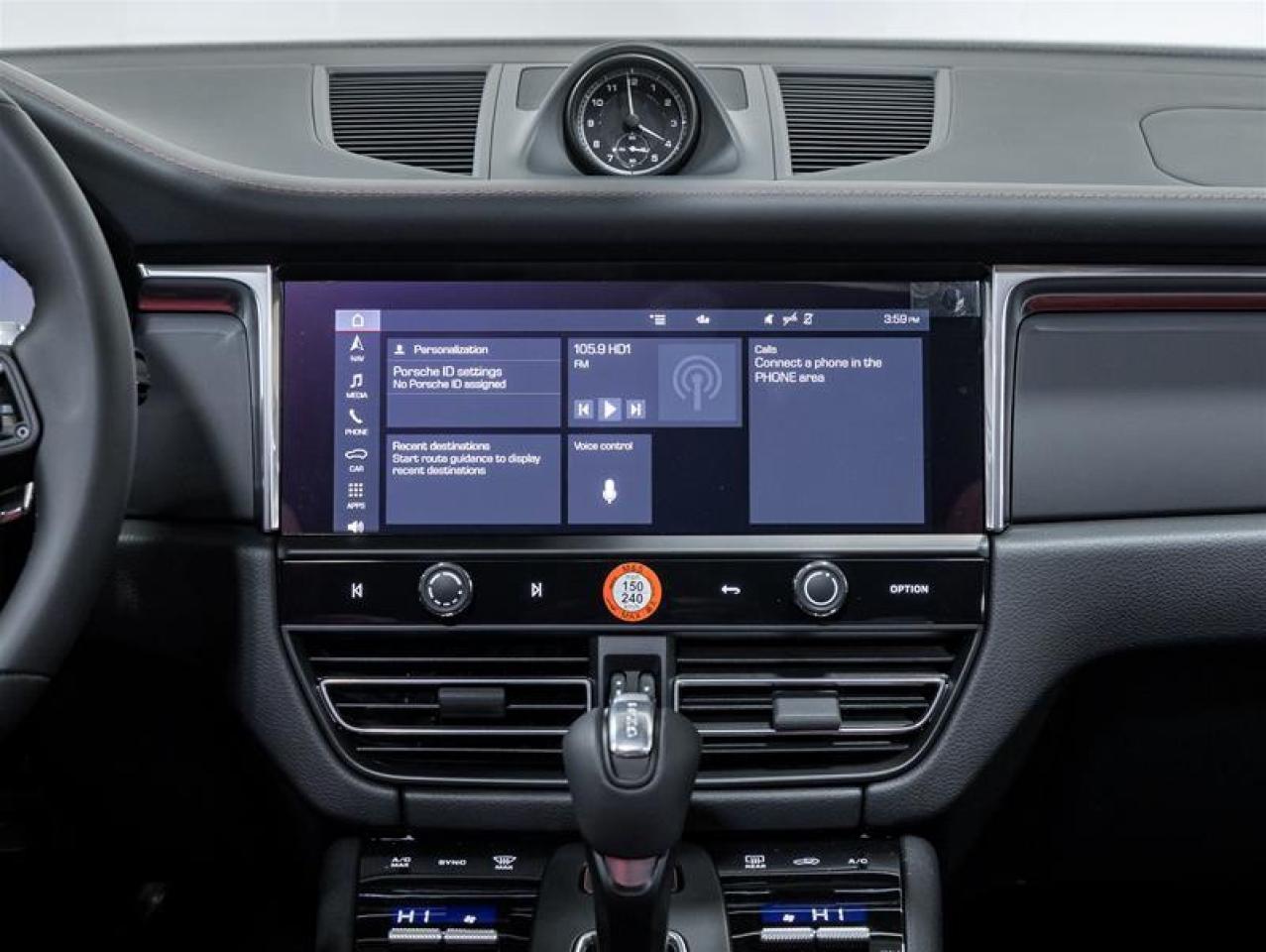 2026 Porsche Macan  Photo