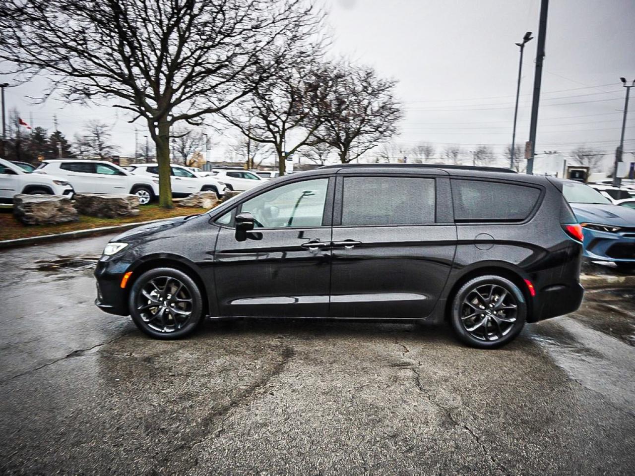 2024 Chrysler Pacifica  Photo