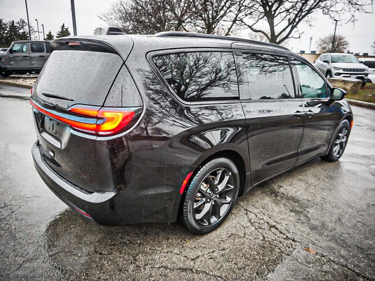 2024 Chrysler Pacifica  Photo