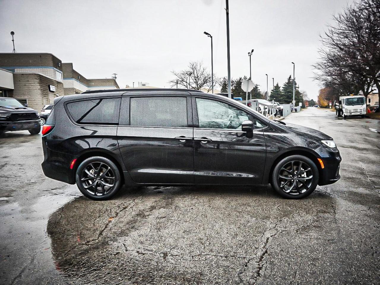 2024 Chrysler Pacifica  Photo