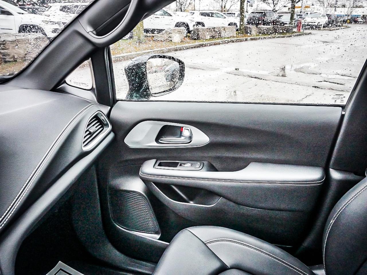 2024 Chrysler Pacifica  Photo