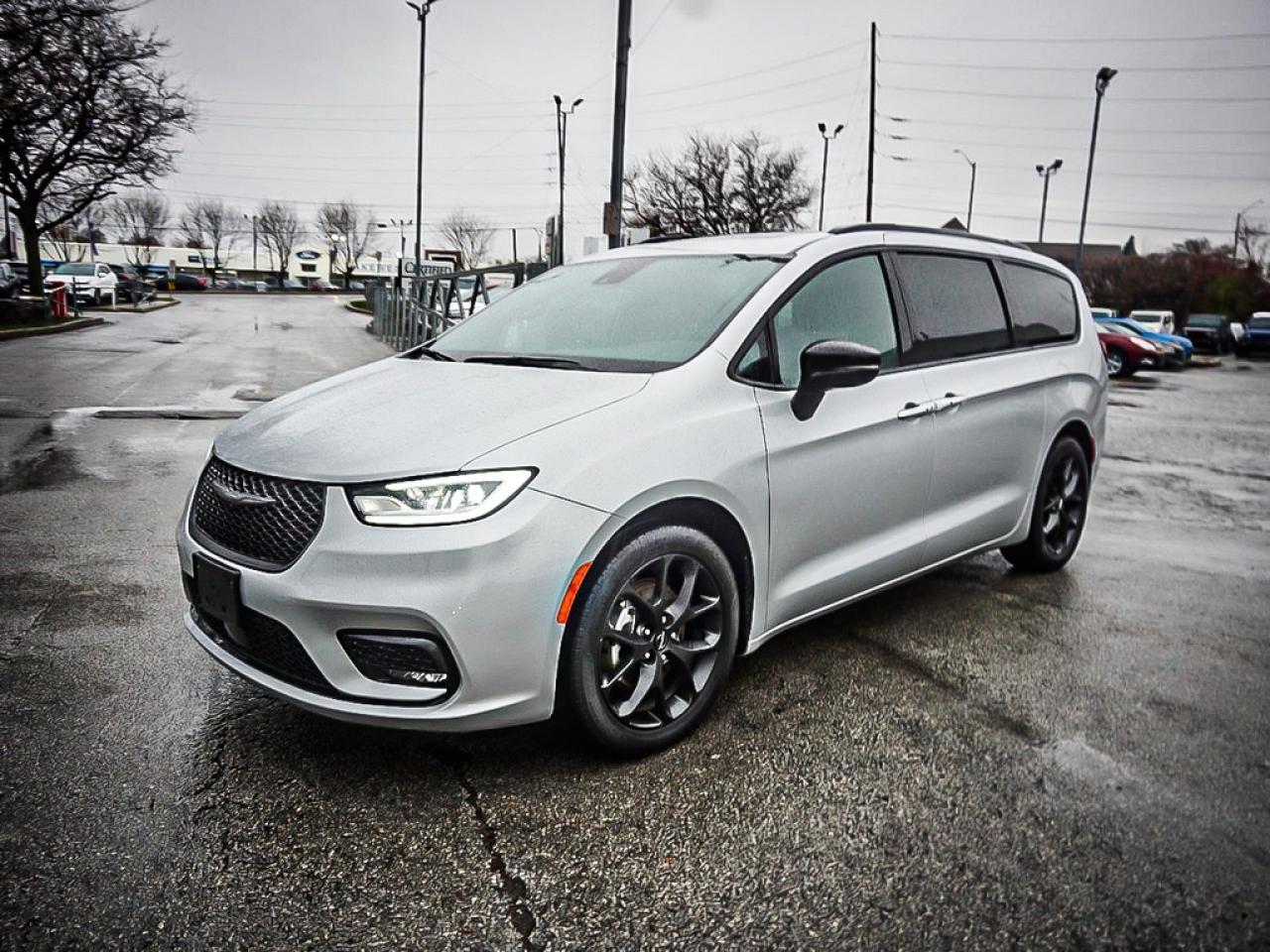 2024 Chrysler Pacifica  Photo4