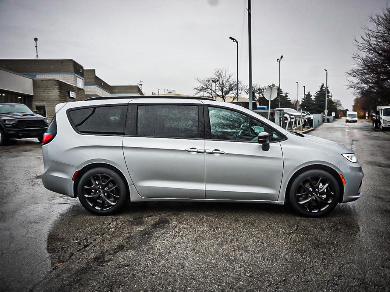 2024 Chrysler Pacifica  Photo