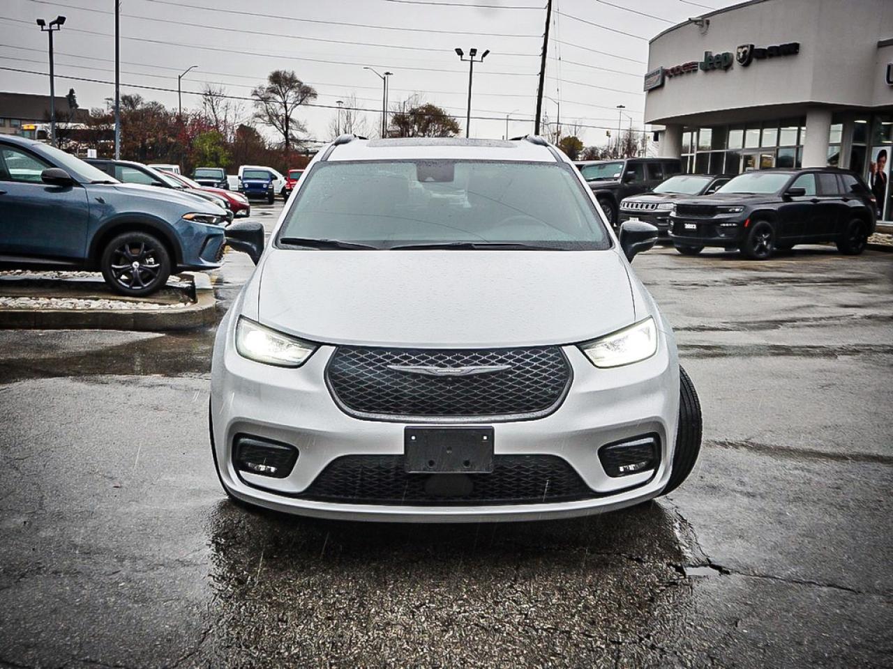 2024 Chrysler Pacifica  Photo