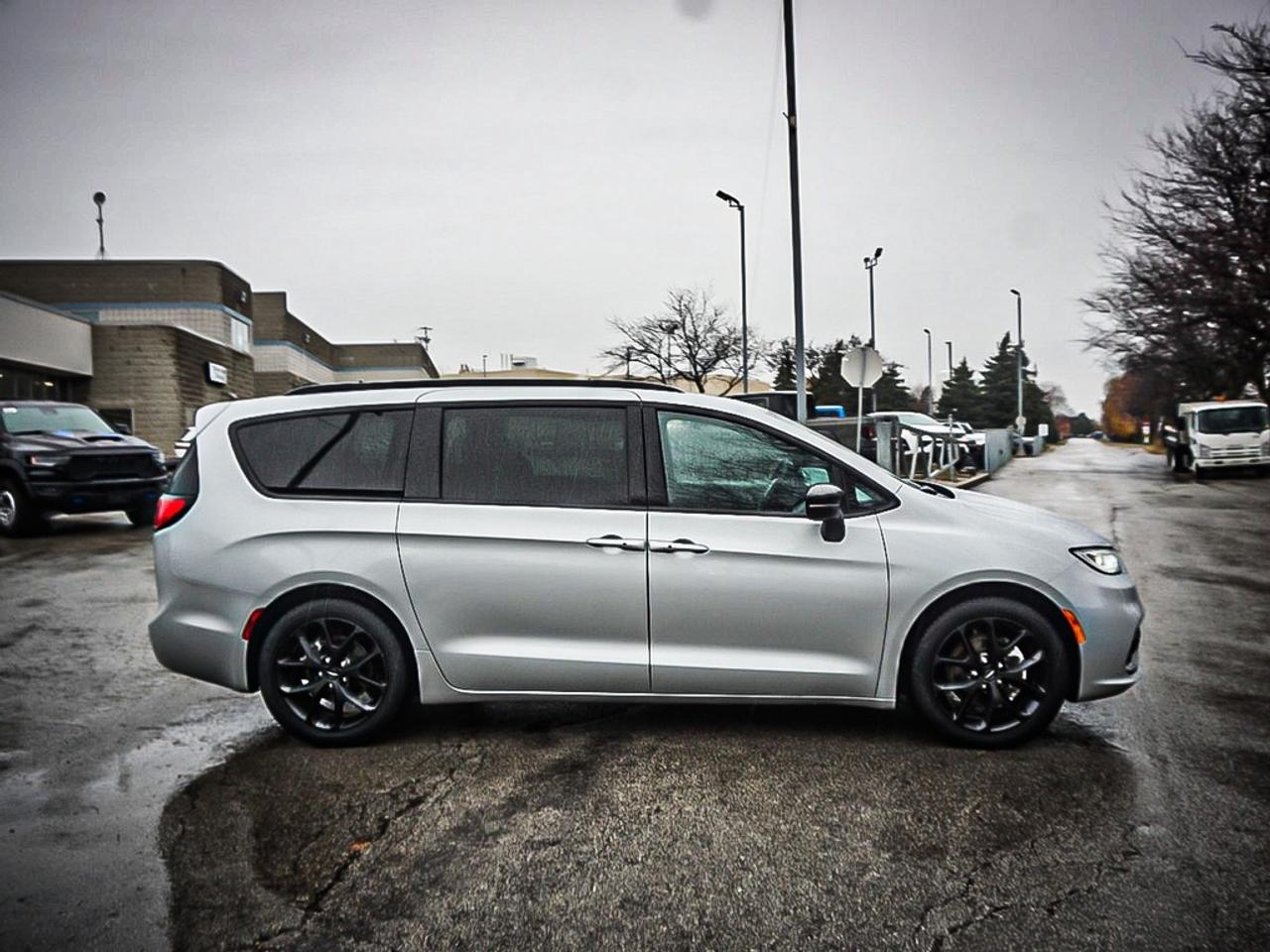 2024 Chrysler Pacifica  Photo