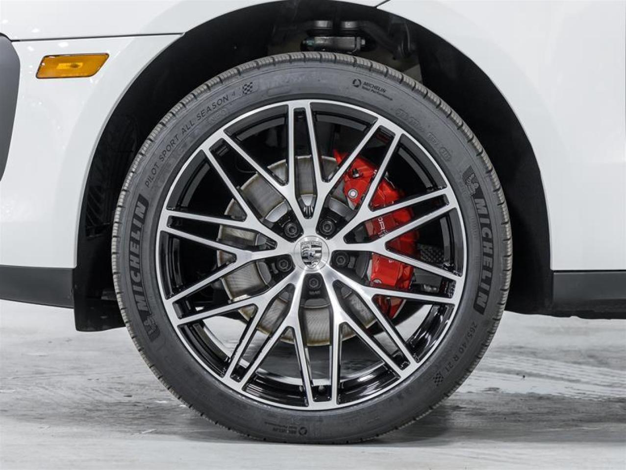 2026 Porsche Macan  Photo