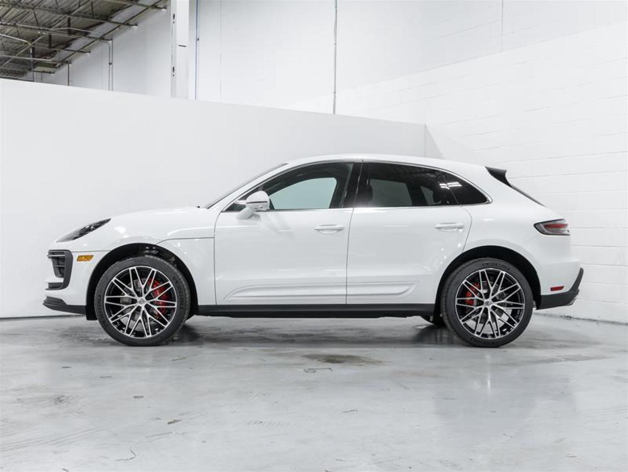 2026 Porsche Macan  Photo3