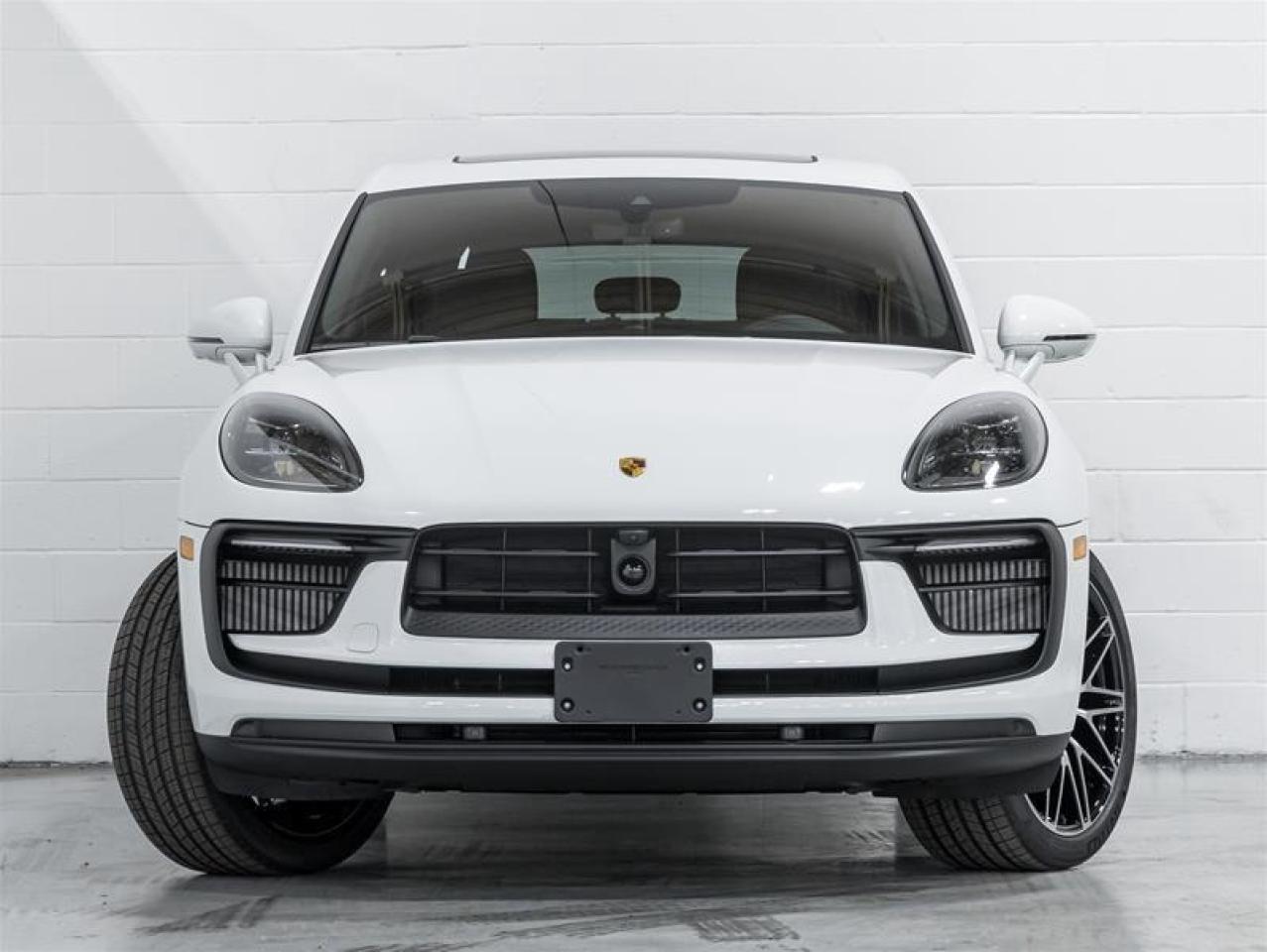2026 Porsche Macan  Photo
