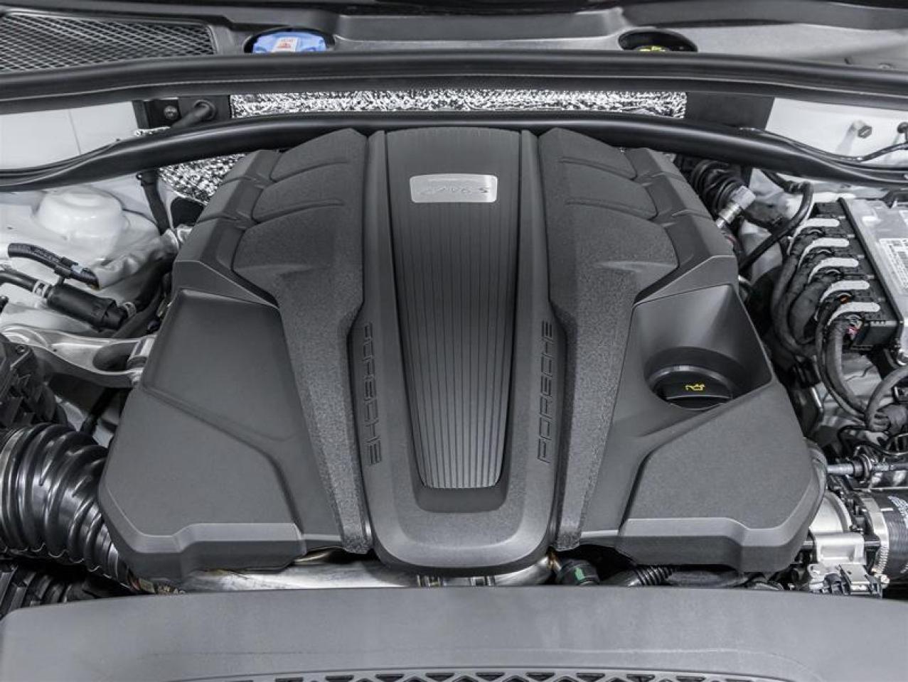 2026 Porsche Macan  Photo2