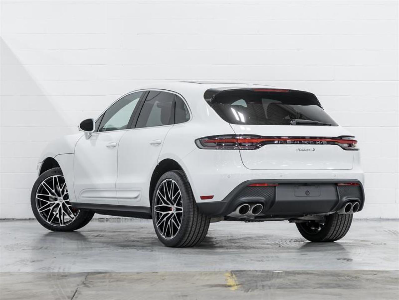 2026 Porsche Macan  Photo