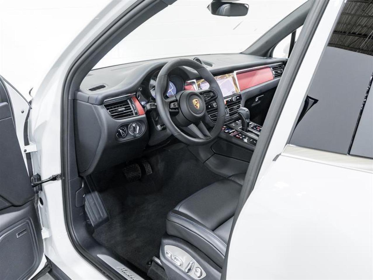 2026 Porsche Macan  Photo