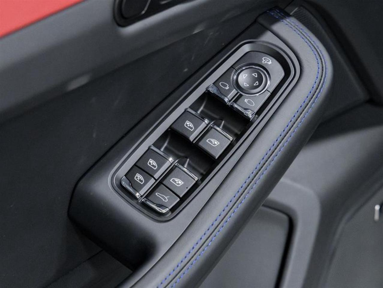 2026 Porsche Macan  Photo