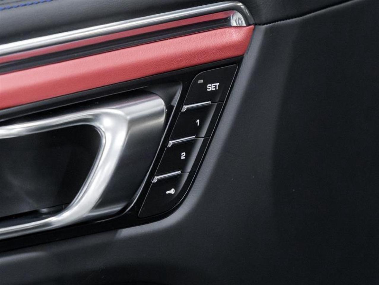 2026 Porsche Macan  Photo