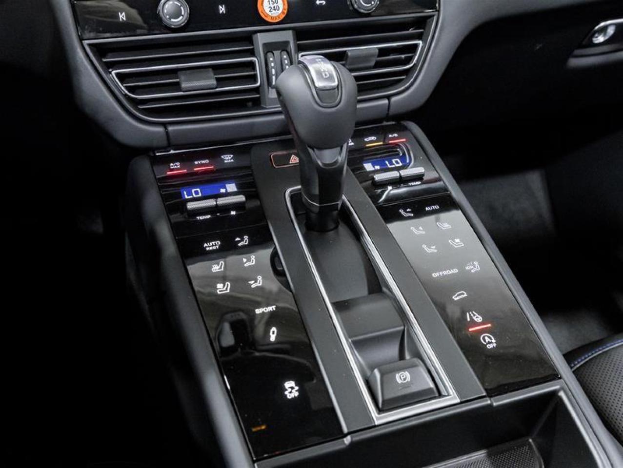 2026 Porsche Macan  Photo