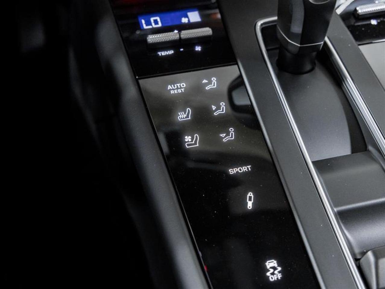 2026 Porsche Macan  Photo