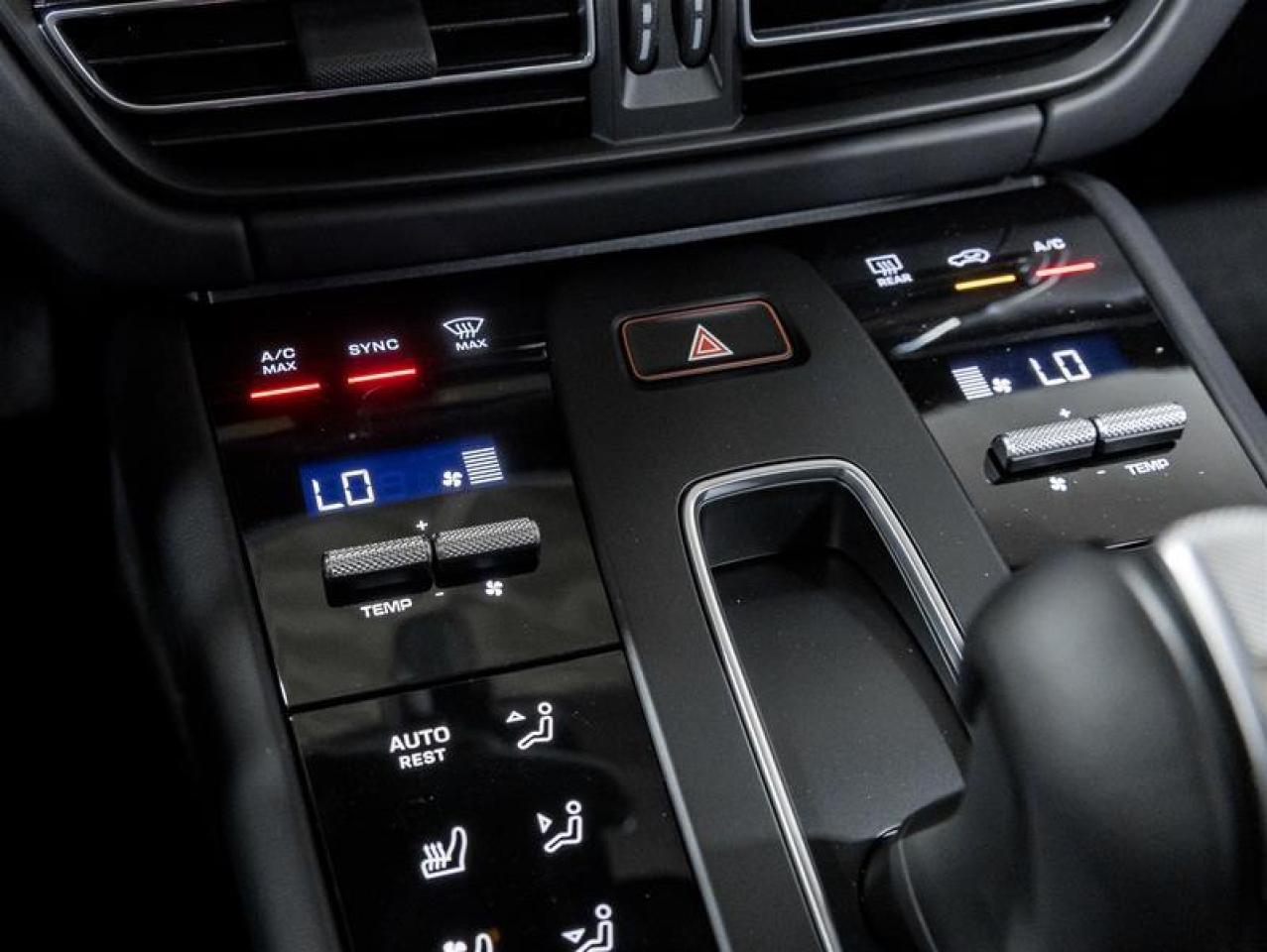 2026 Porsche Macan  Photo