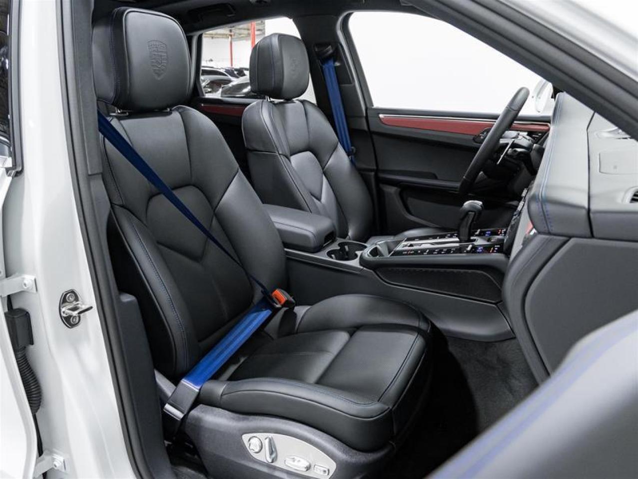 2026 Porsche Macan  Photo