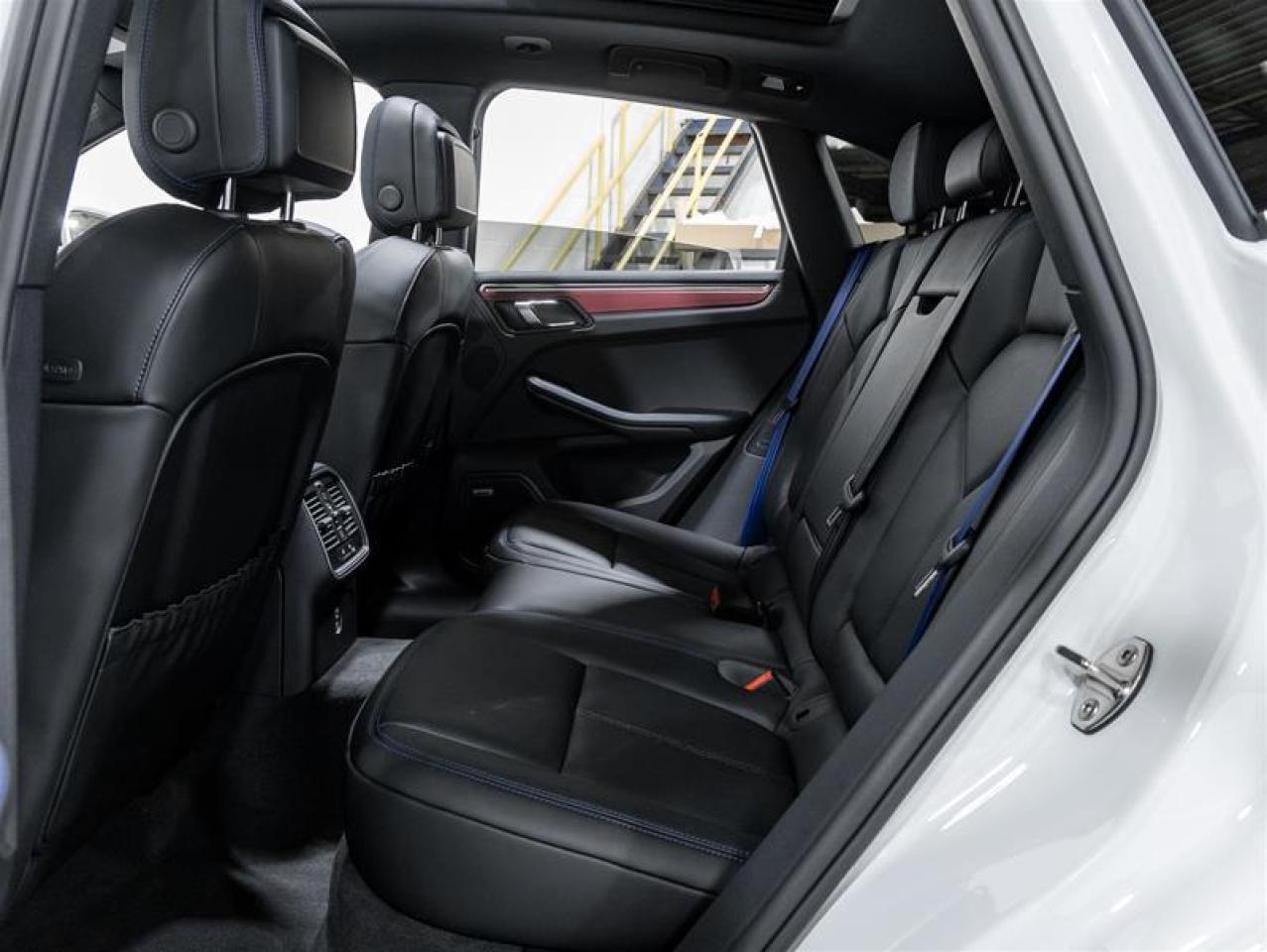 2026 Porsche Macan  Photo