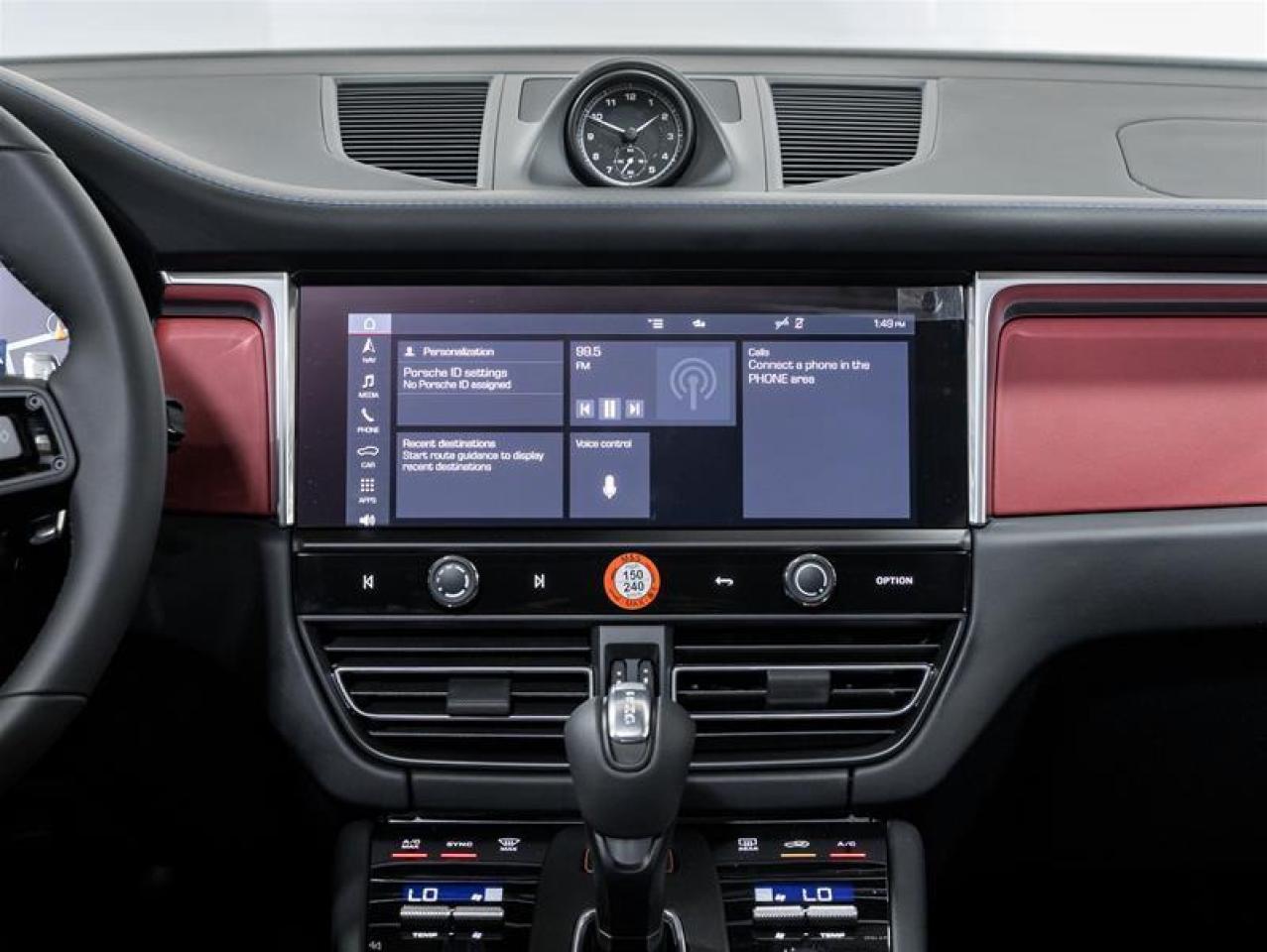 2026 Porsche Macan  Photo