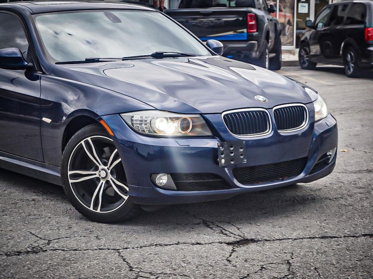 2011 BMW 3 Series  Photo