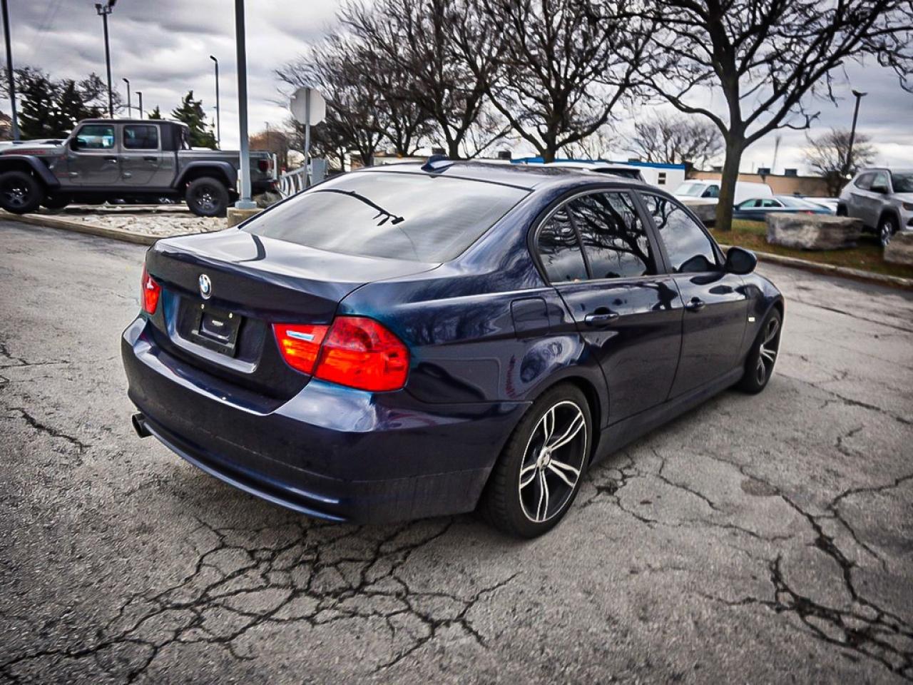 2011 BMW 3 Series  Photo