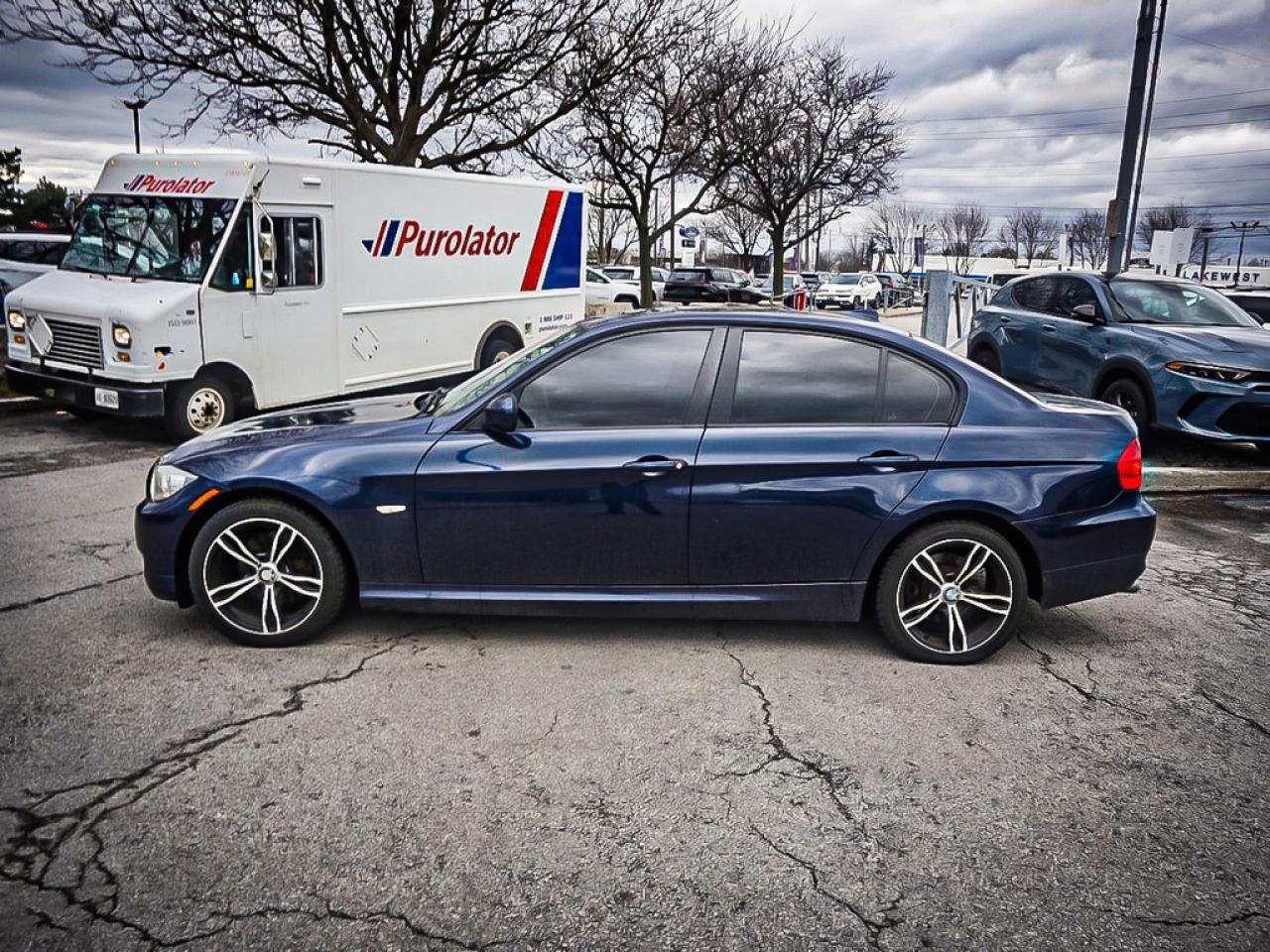 2011 BMW 3 Series  Photo