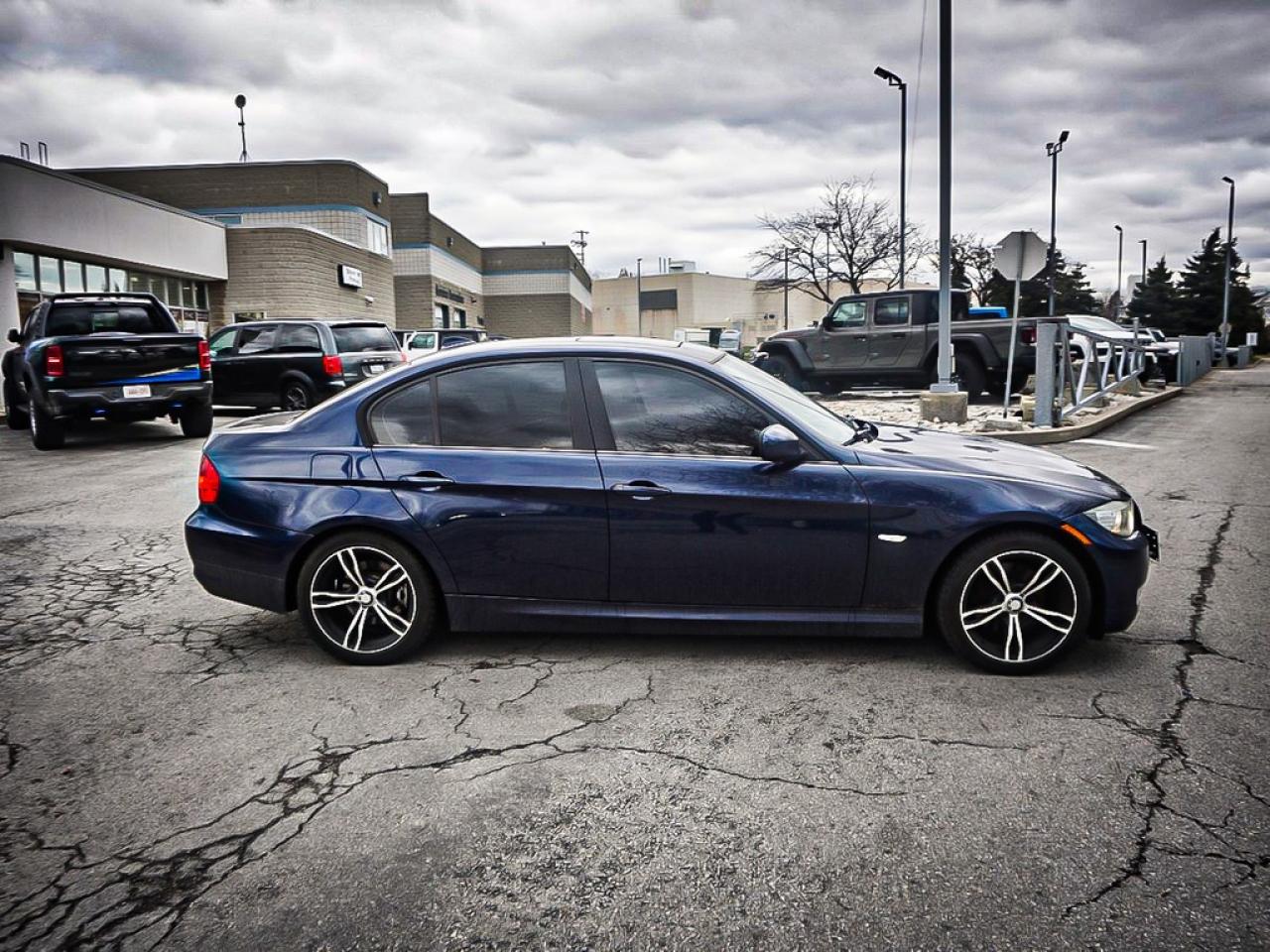 2011 BMW 3 Series  Photo